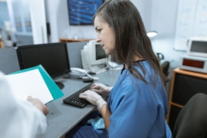 Hasta kayıtlarına izinsiz erişime karşı NHS'den sert tedbirler geldi